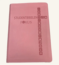 Studentbibelen / FOKUS rosa m/register